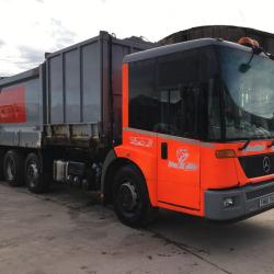 Mercedes Econic 3233LL 8x4